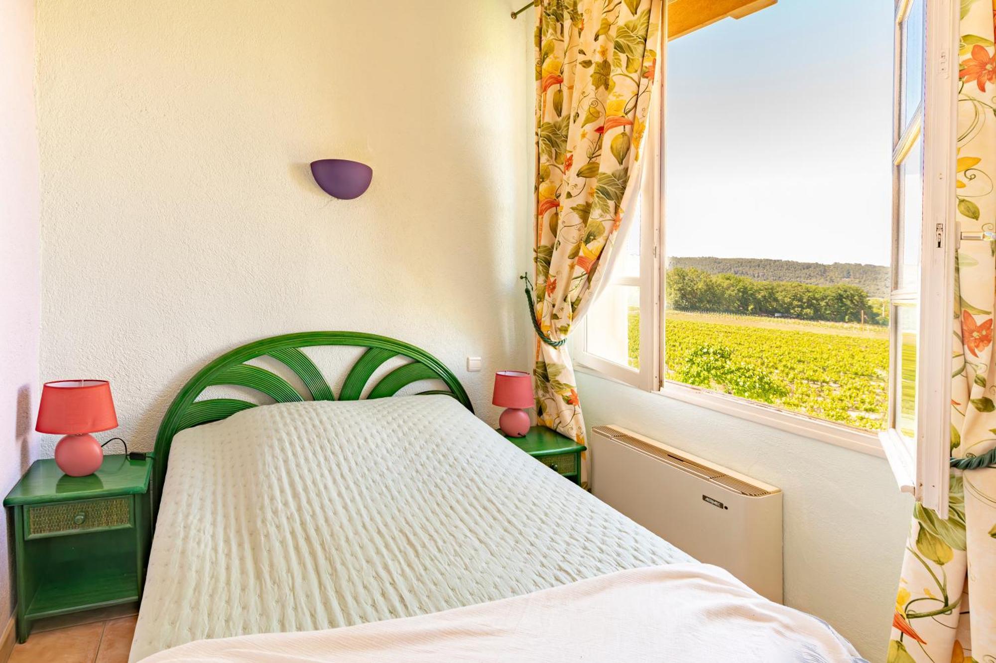 Gite Vert D'Olive Au Milieu Des Vignes - Chateau Les Apies Les Arcs-sur-Argens Exterior foto